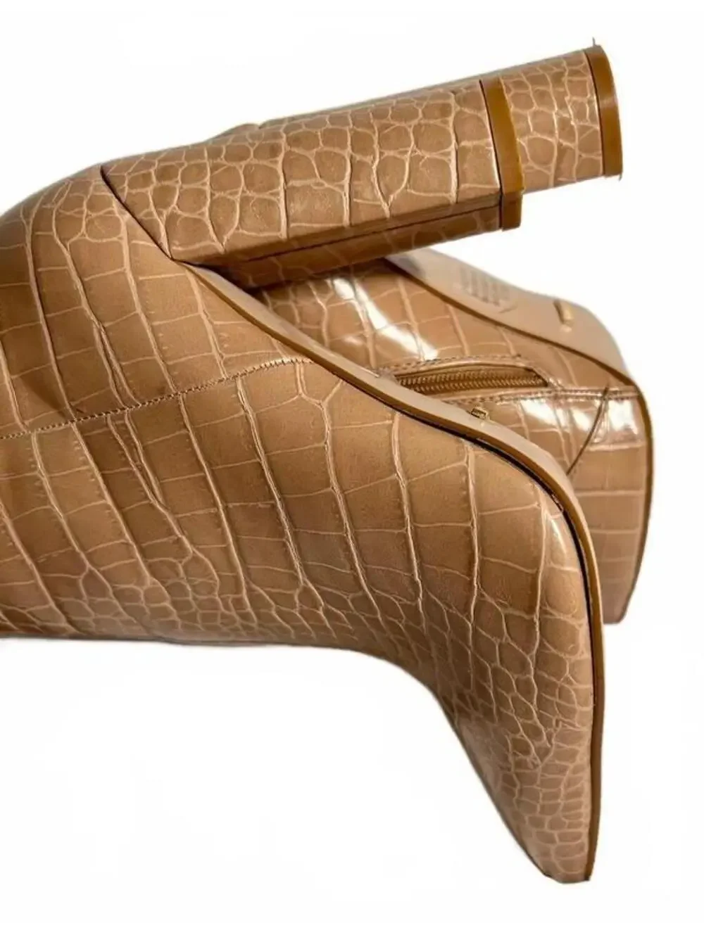Billini Milla Knee High Boots Beige Croc Embossed Block Heel Pointed Toe size 8